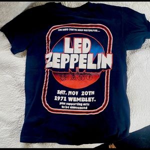 Led Zeppelin T shirt.